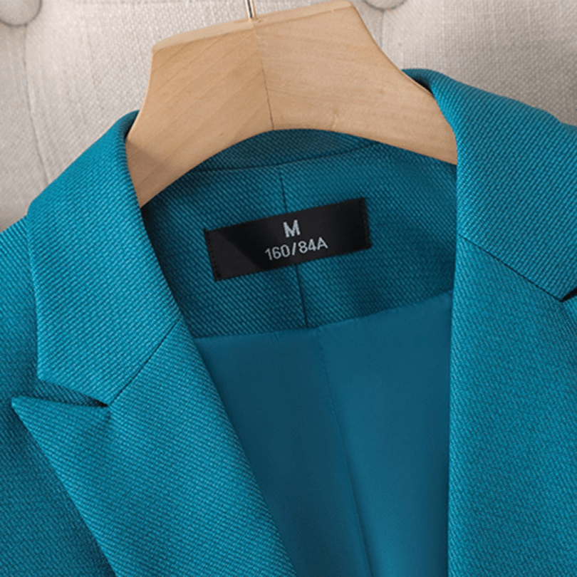 Valenzora | Elegant women's blazer and trouser suit. Casual & comfortable design.