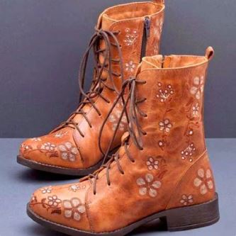 Retro-Stiefel mit Ethno-Stickerei