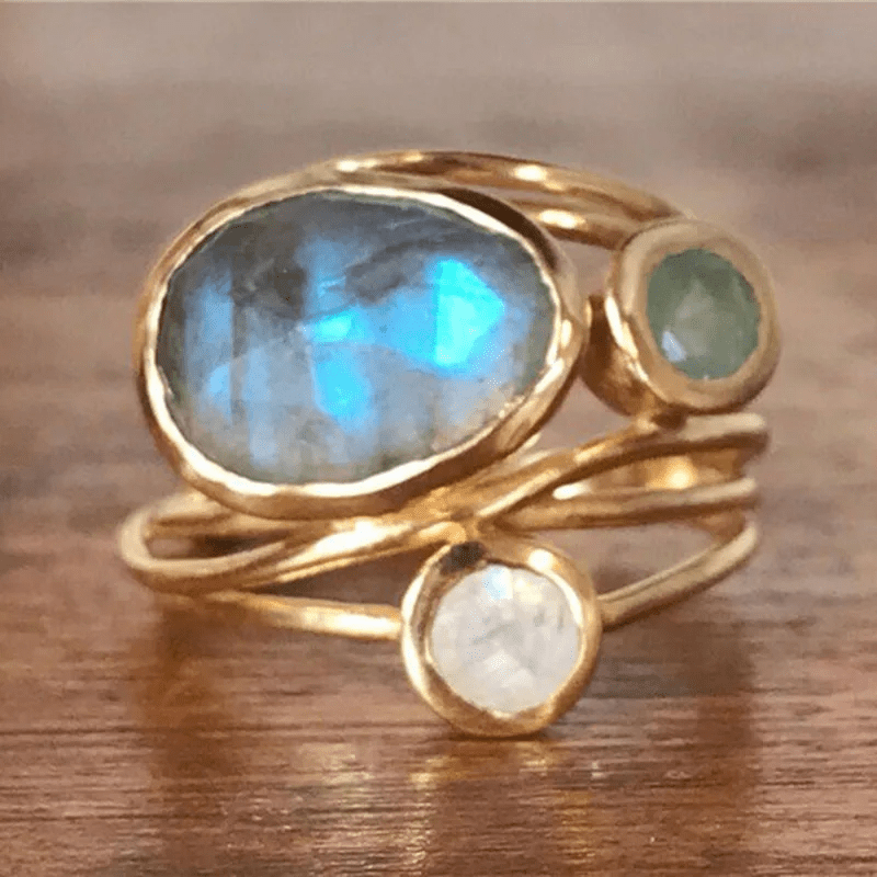 Valenzora | Boho Ring with Crystals
