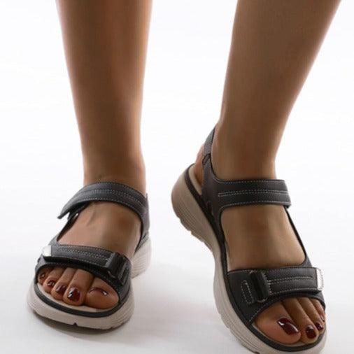 Valenzora | Casual sandals with strap closure