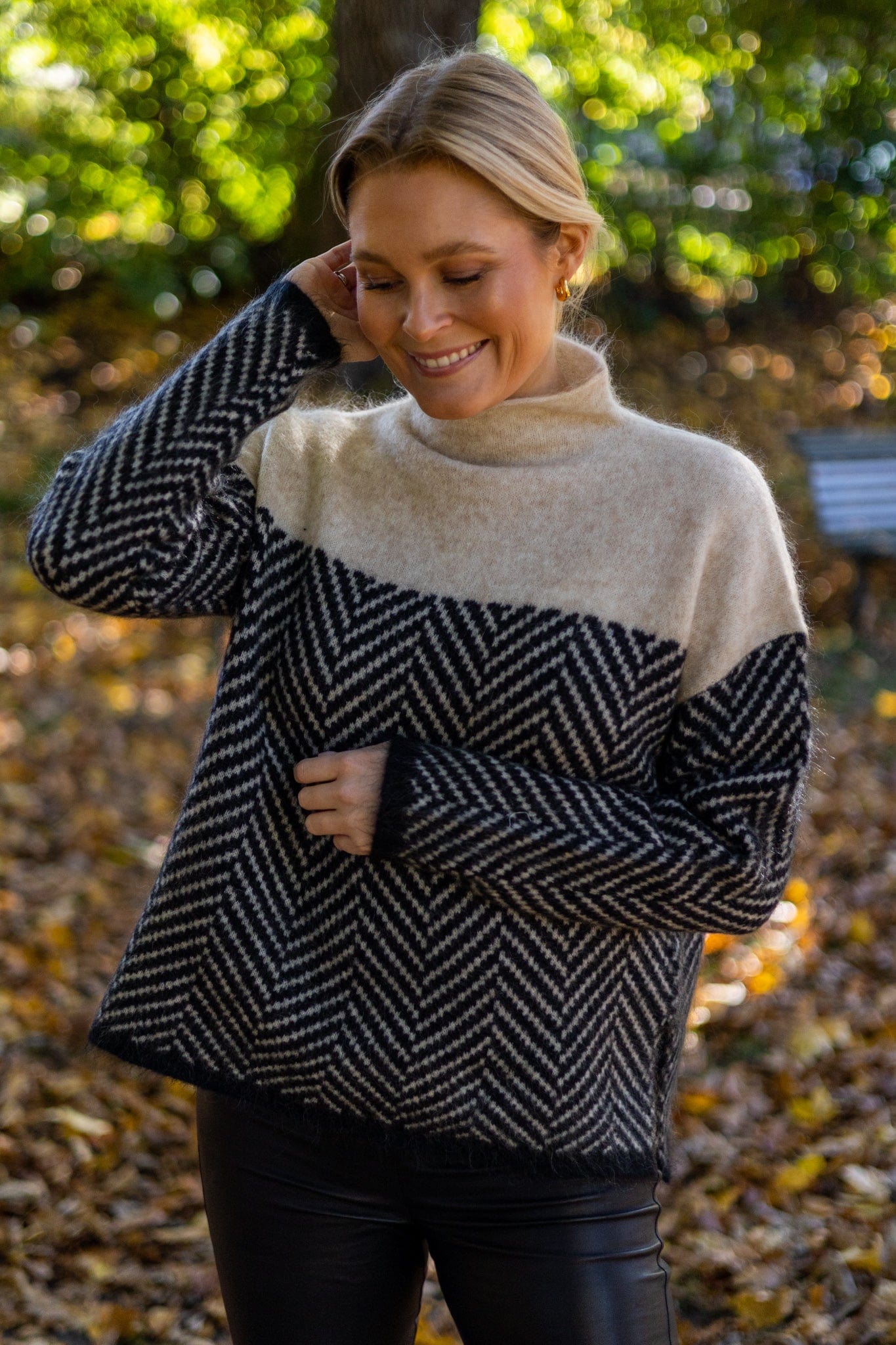 Valenzora | Damen Rollkragenpullover mit zweifarbigem Design