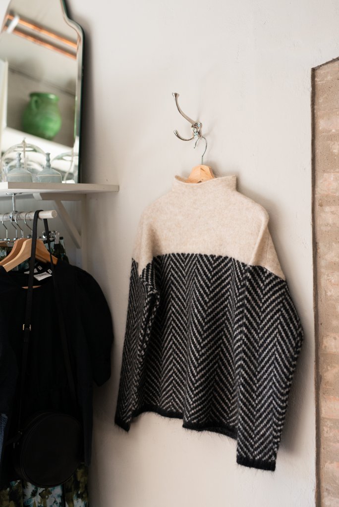 Valenzora | Damen Rollkragenpullover mit zweifarbigem Design