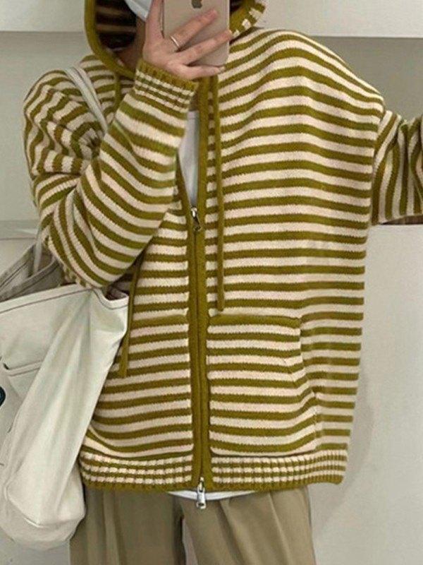 Valenzora | Gestreifte Strickjacke mit Kapuze und langen Ärmeln