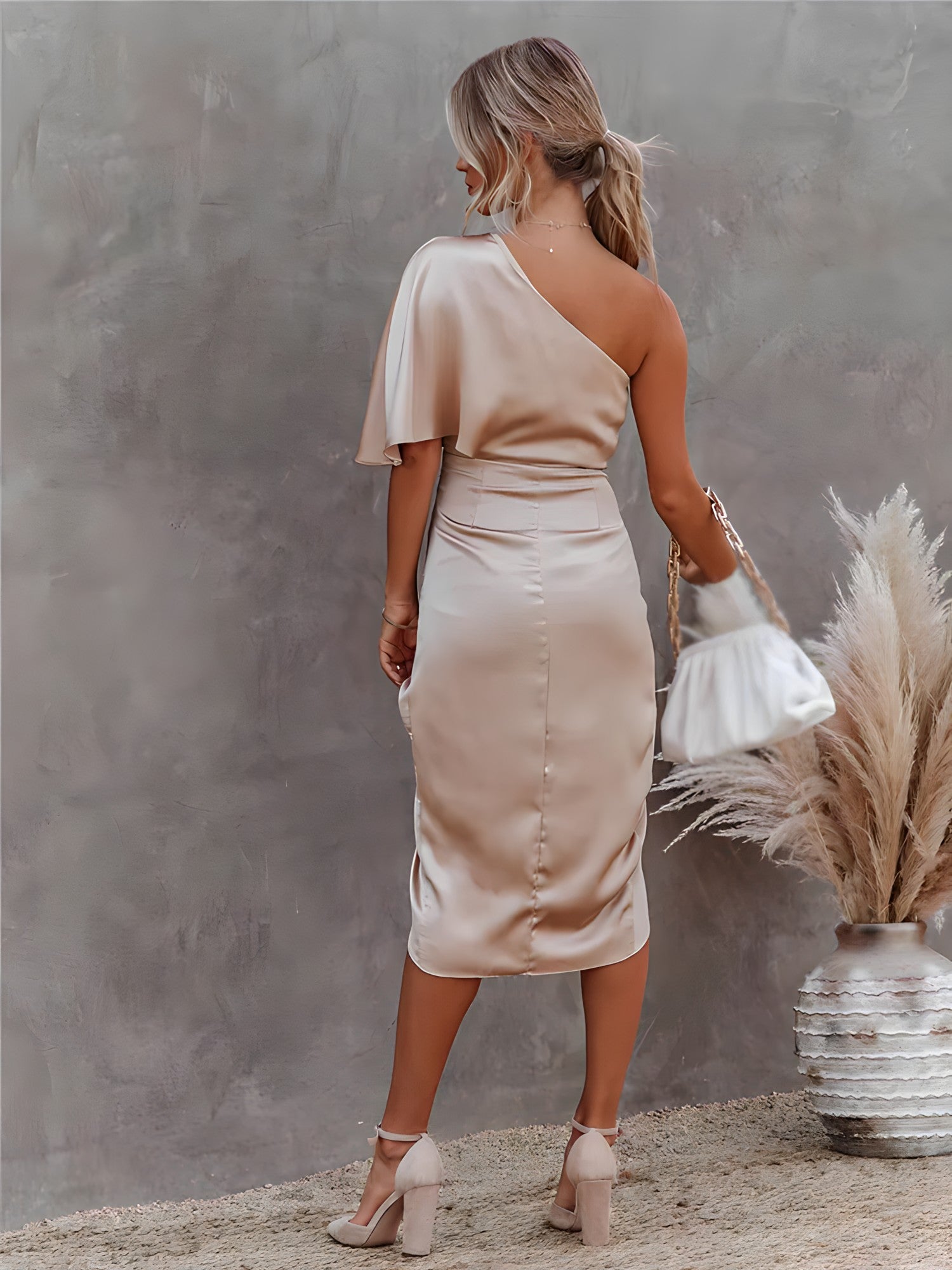 Elegantes Kleid mit königlichen Rüschen