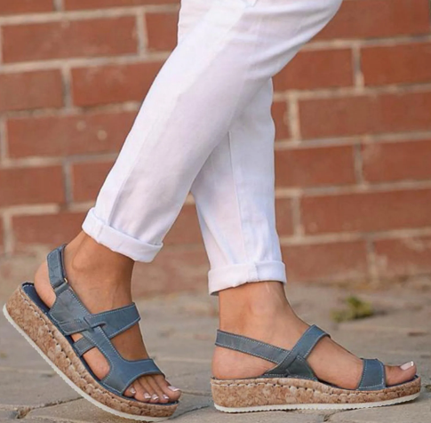 Valenzora | Comfortable sandals with ergonomic footbed and Velcro closure for women