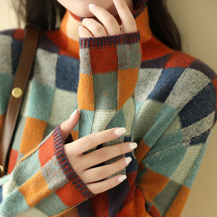 Lia™ - PATCHWORK ROLLNECK SWEATER IN CASHMERE CHIC