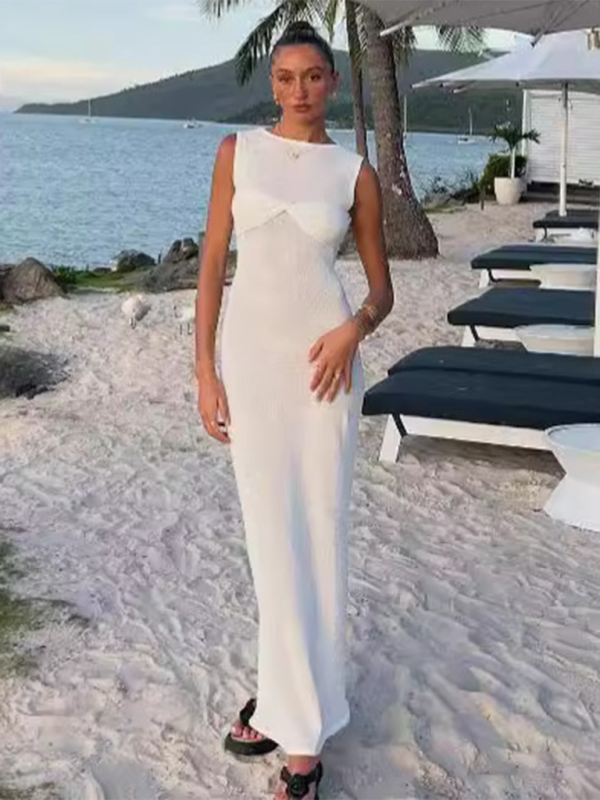 Valenzora | Sleeveless fitted round neck knitted solid colour beach dress