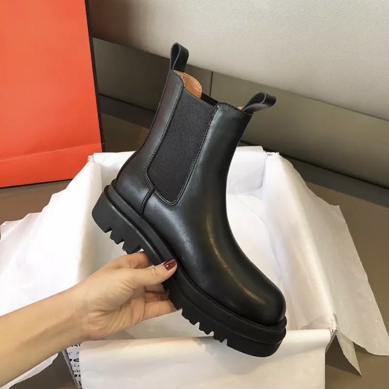 Valenzora | Designer Chelsea boots