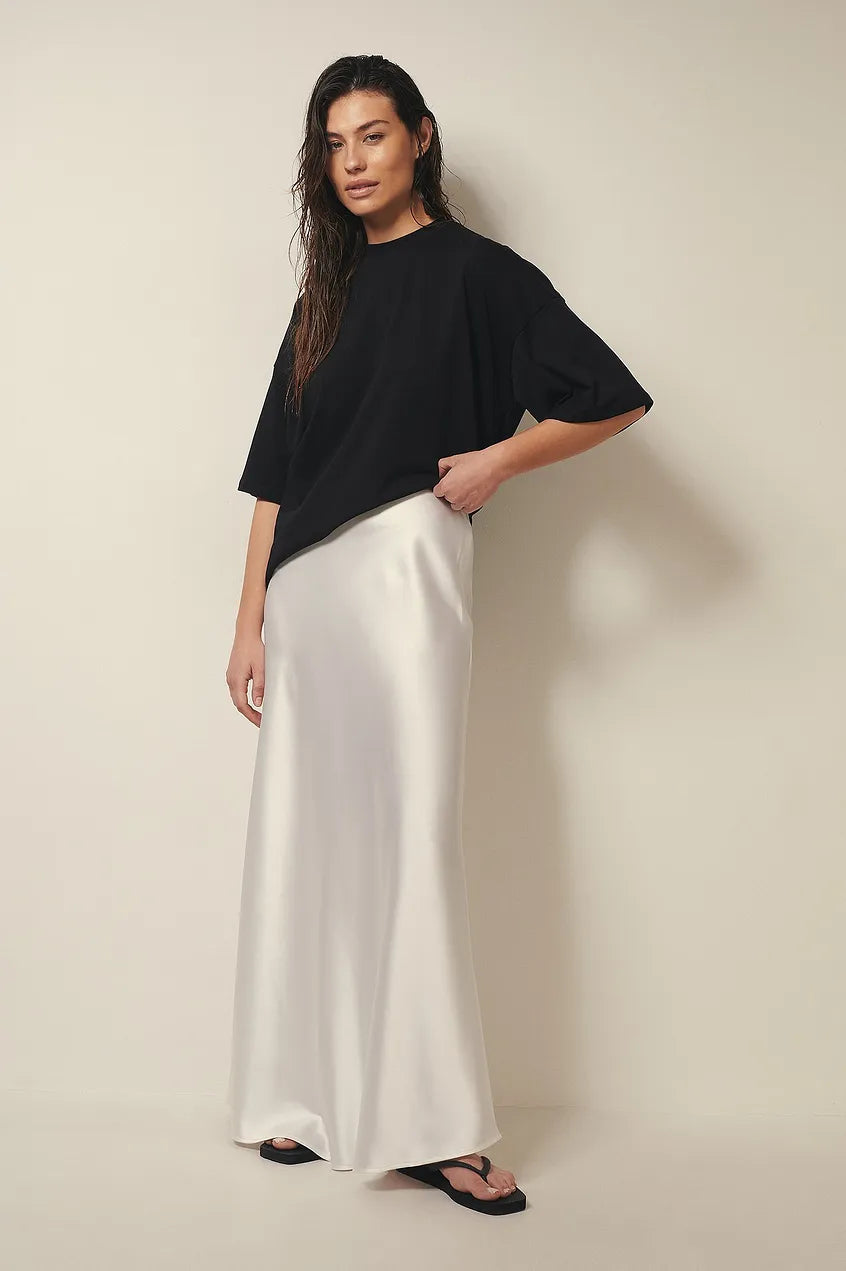 Valenzora | High-waisted satin skirt Anna