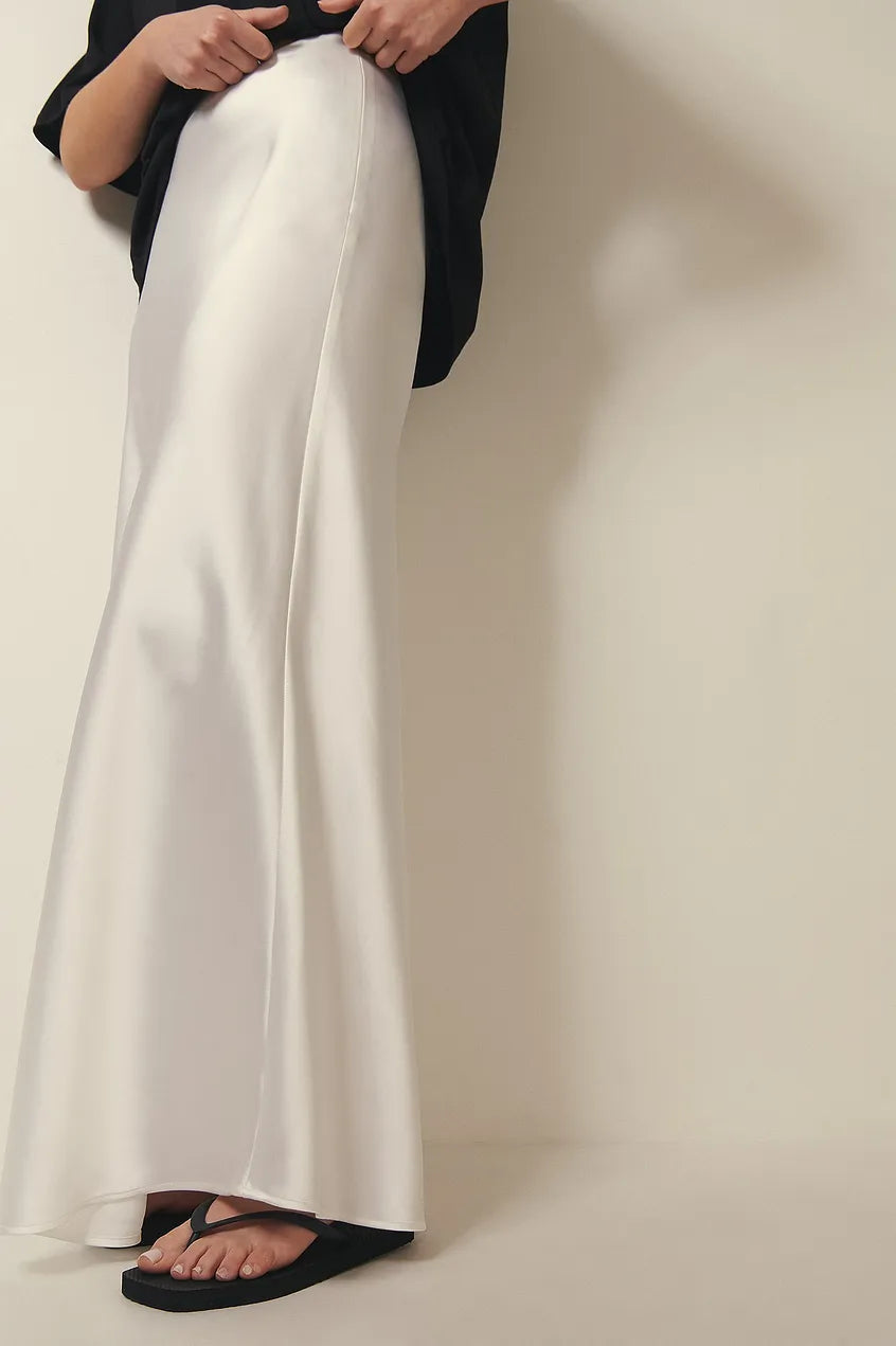 Valenzora | High-waisted satin skirt Anna
