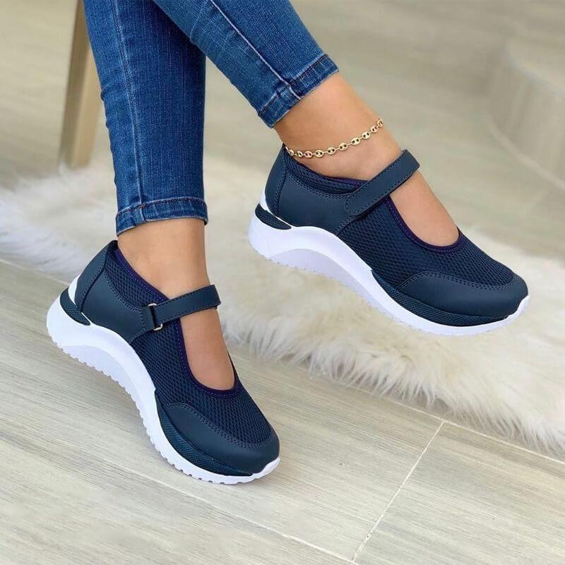 Elegant sandals with first-class support