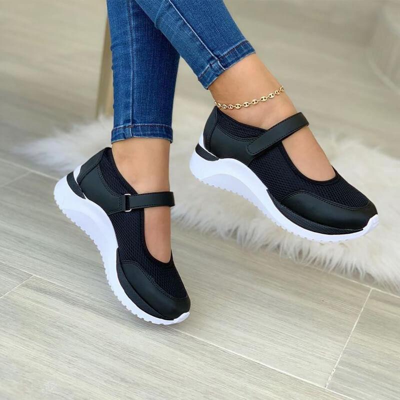Elegant sandals with first-class support