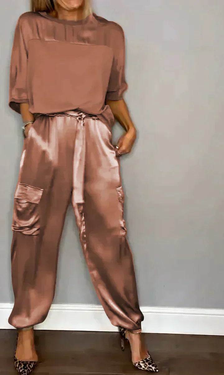 Valenzora | Two-piece satin suit with mid-length blouse and trousers for women