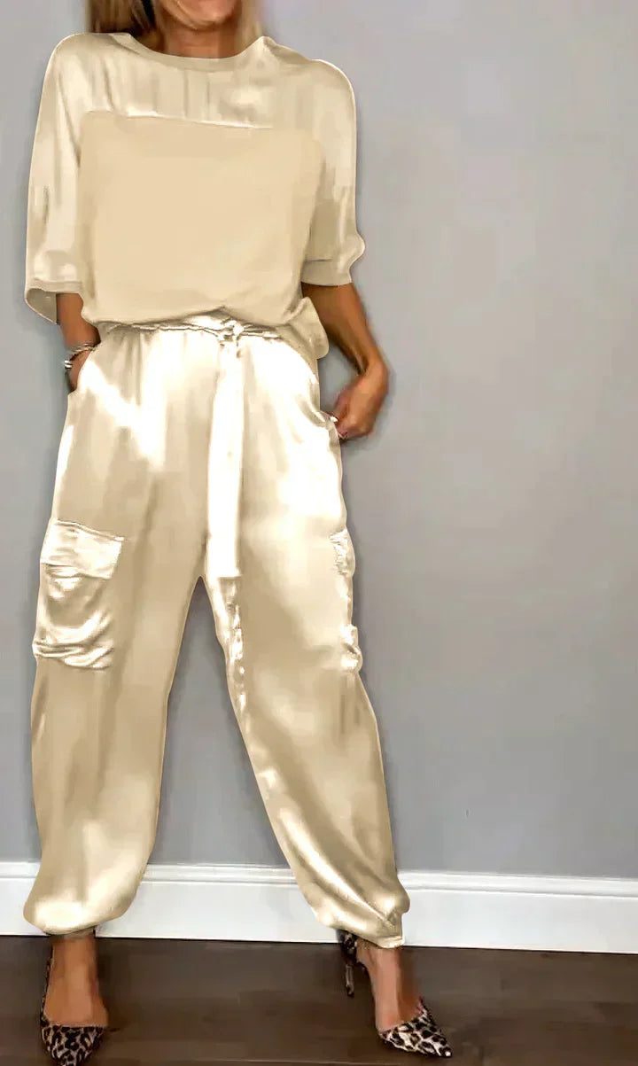 Valenzora | Jumpsuit made of smooth satin with a mid-length top and trousers for women