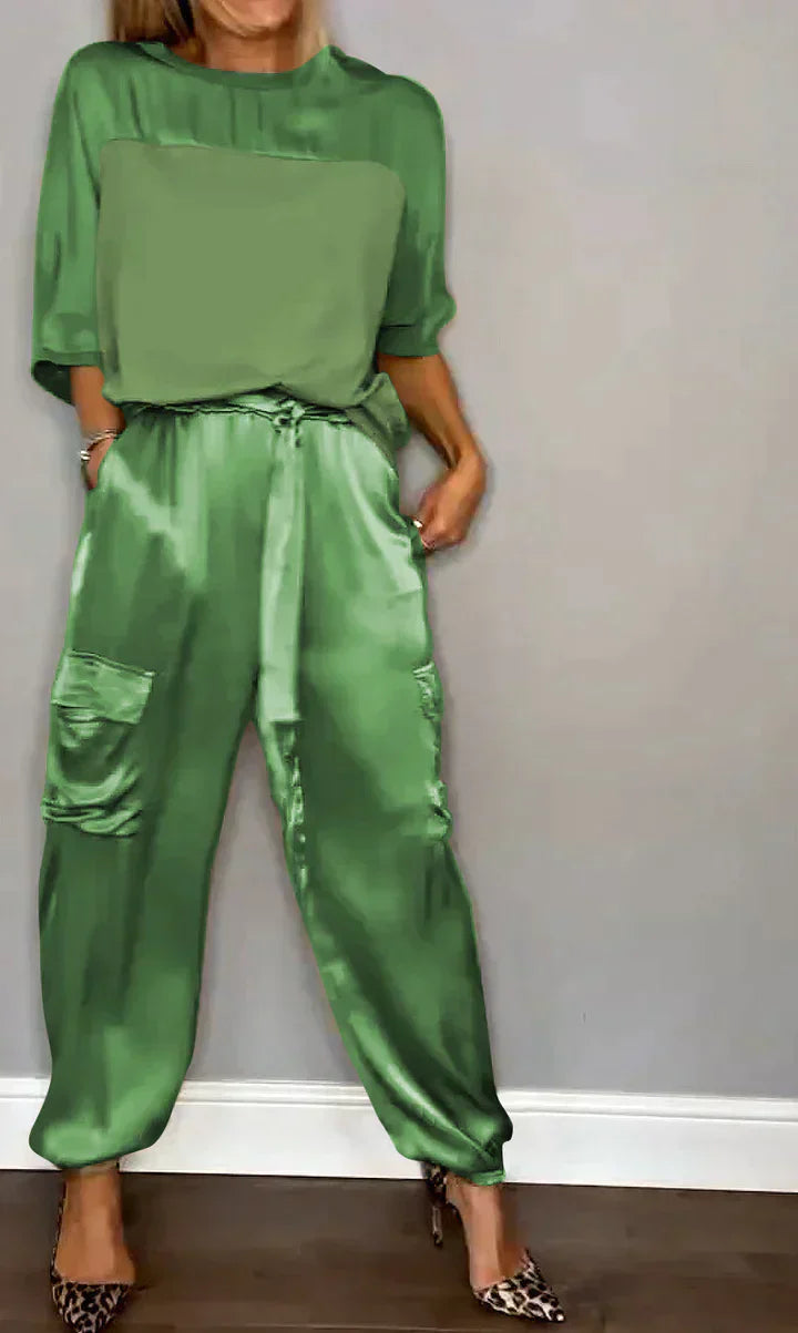 Valenzora | Jumpsuit made of smooth satin with a mid-length top and trousers for women