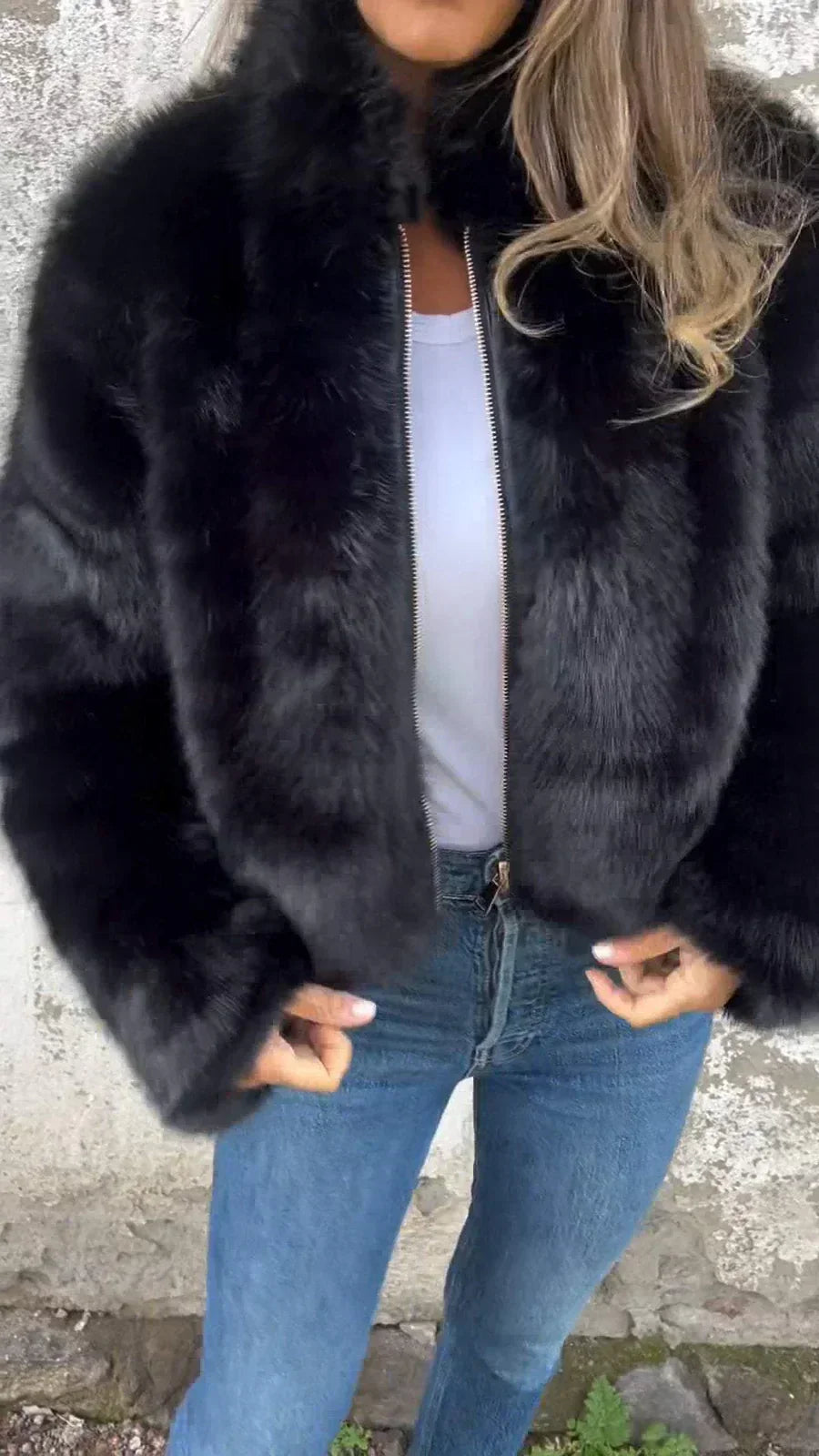 Valenzora | Elegant fur coat with zipper closure
