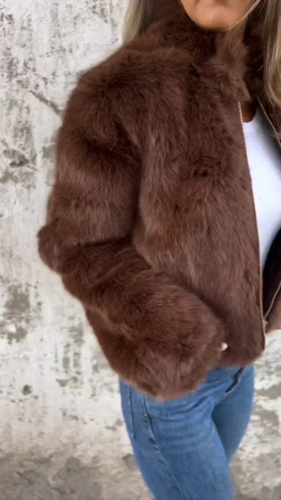 Valenzora | Elegant fur coat with zipper closure