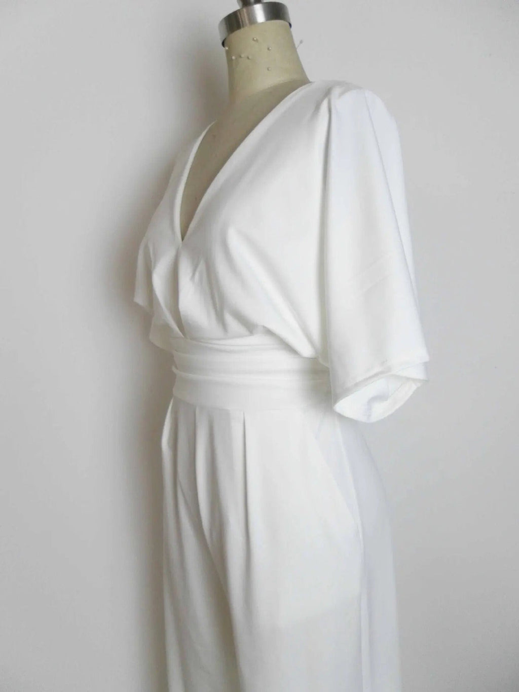 Eleganter V-Ausschnitt-Jumpsuit