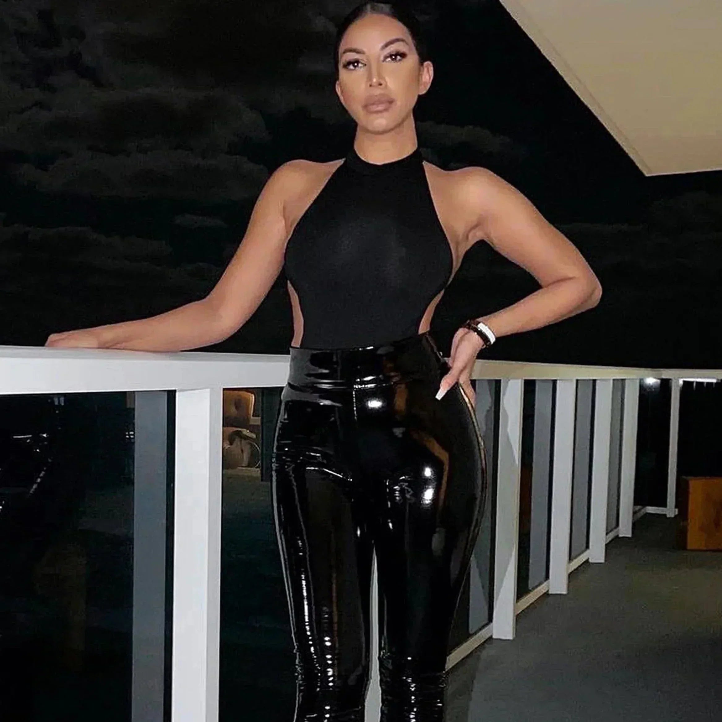 Valenzora | Slim-fit leather trousers with a modern flair
