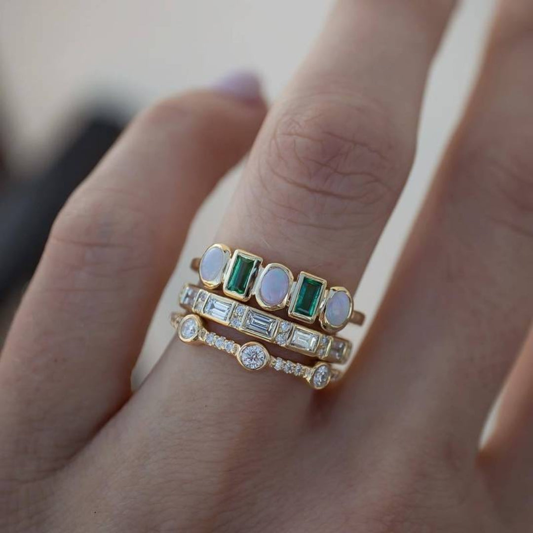 Valenzora | Vintage White and Green Opal Rings Gold
