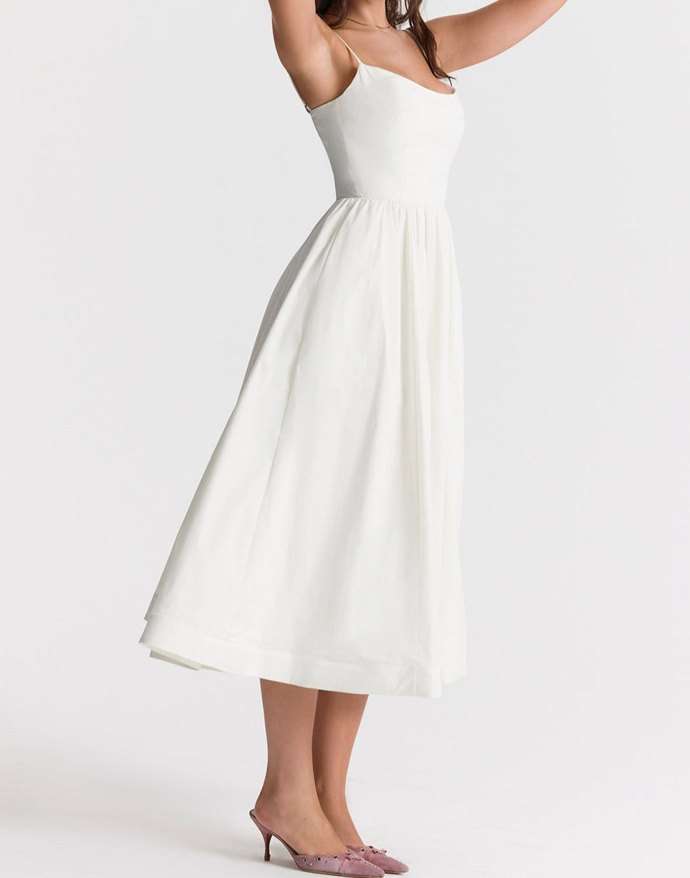 Valenzora | Elegant midi dress look