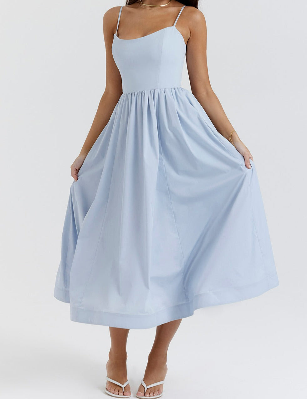 Valenzora | Elegant midi dress look