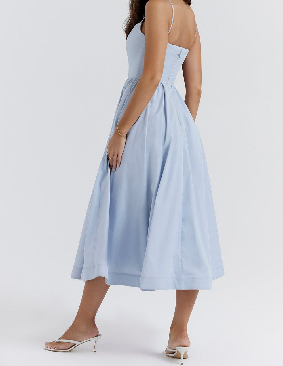Valenzora | Elegant midi dress look