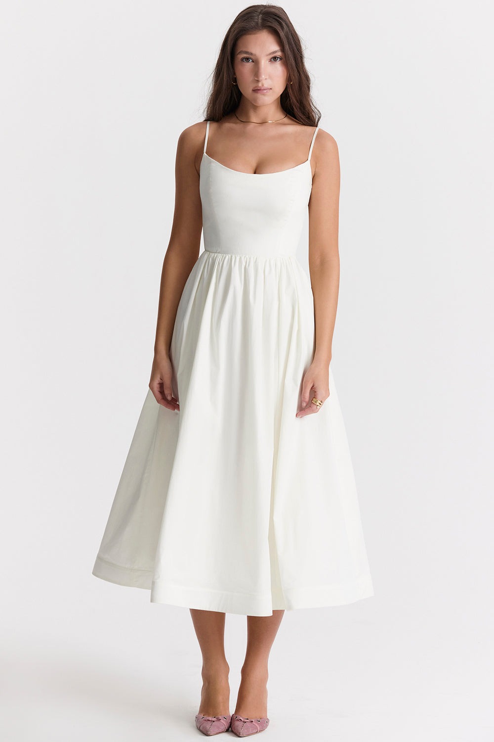 Valenzora | Elegant midi dress look