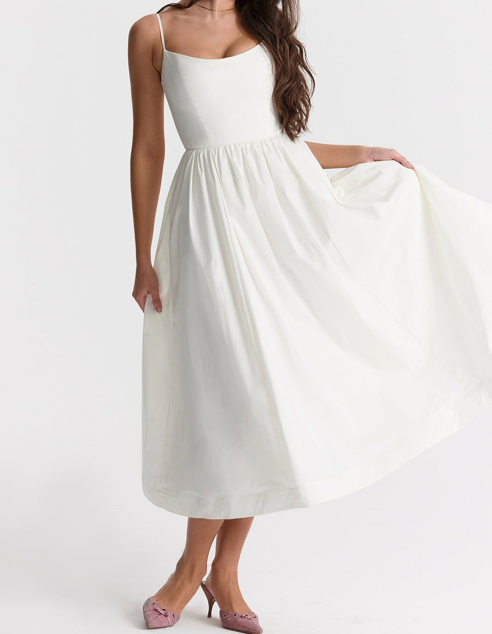 Valenzora | Elegant midi dress look