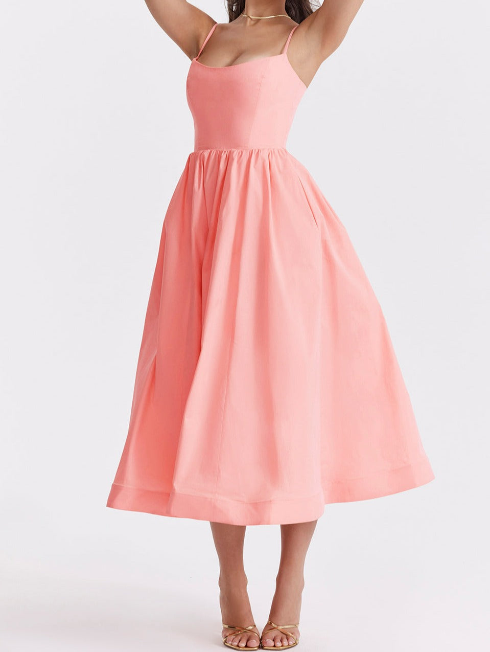 Valenzora | Elegant midi dress look