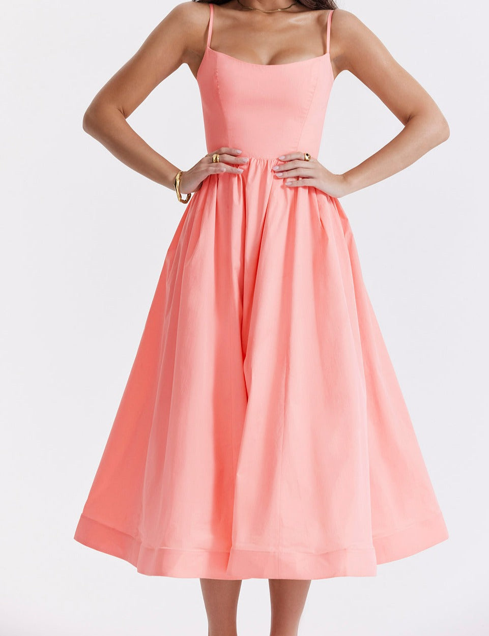 Valenzora | Elegant midi dress look