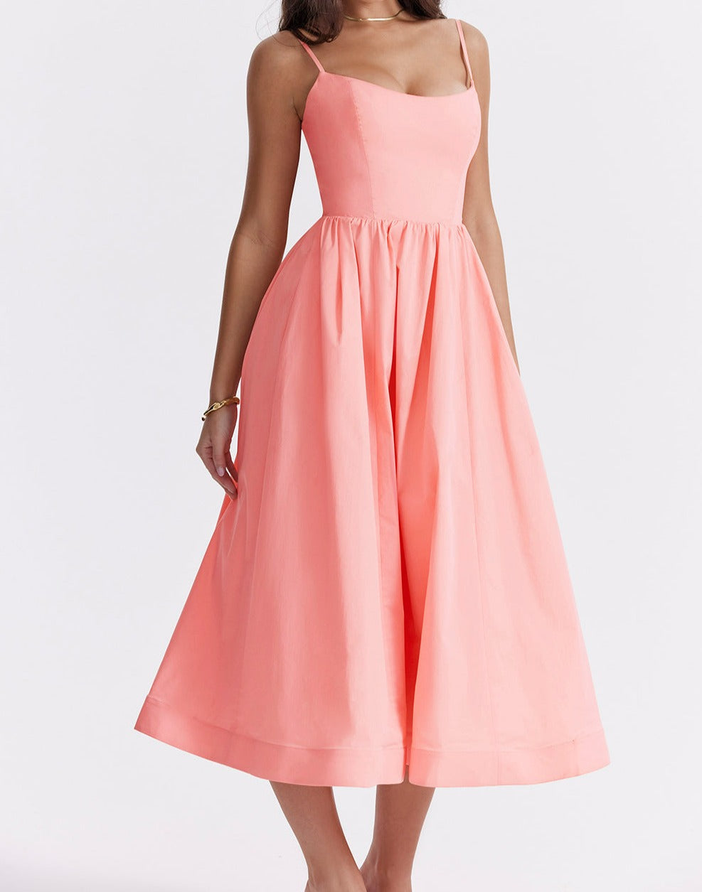 Valenzora | Elegant midi dress look