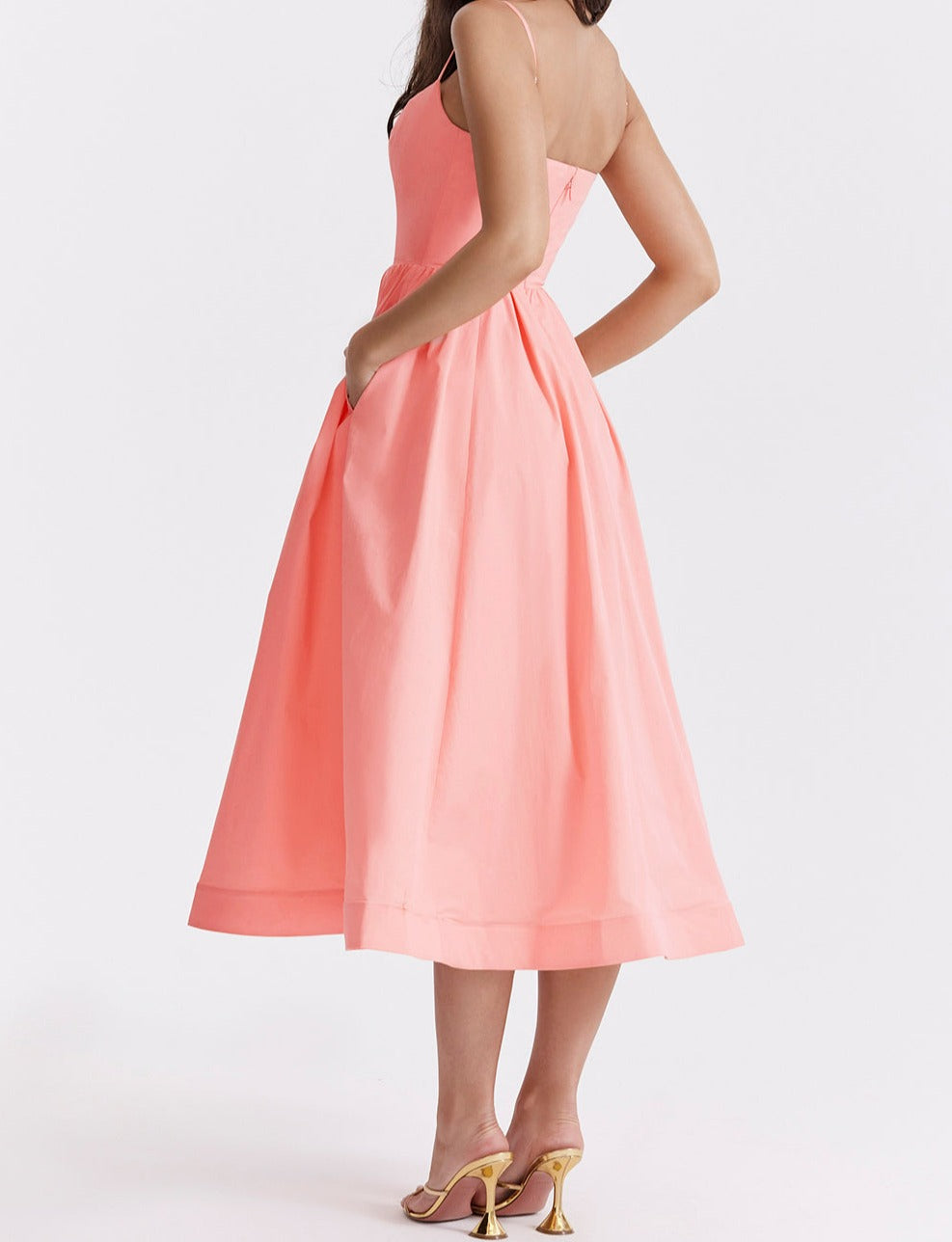 Valenzora | Elegant midi dress look
