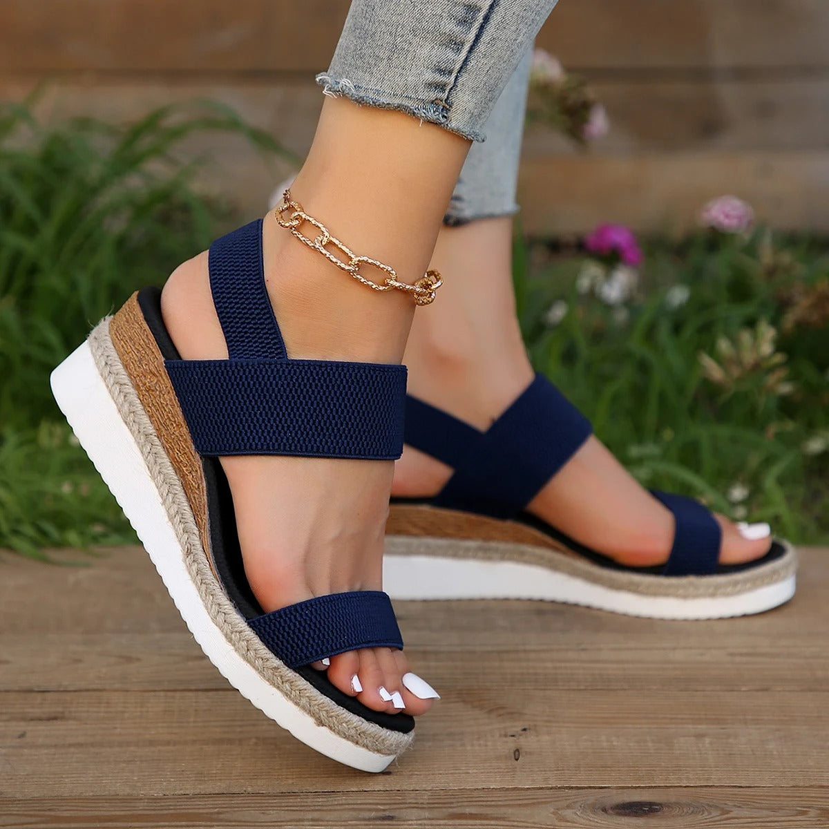 Valenzora | Stylish and casual wedge sandals