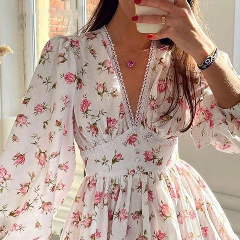 Valenzora | Short floral dress with V-neck