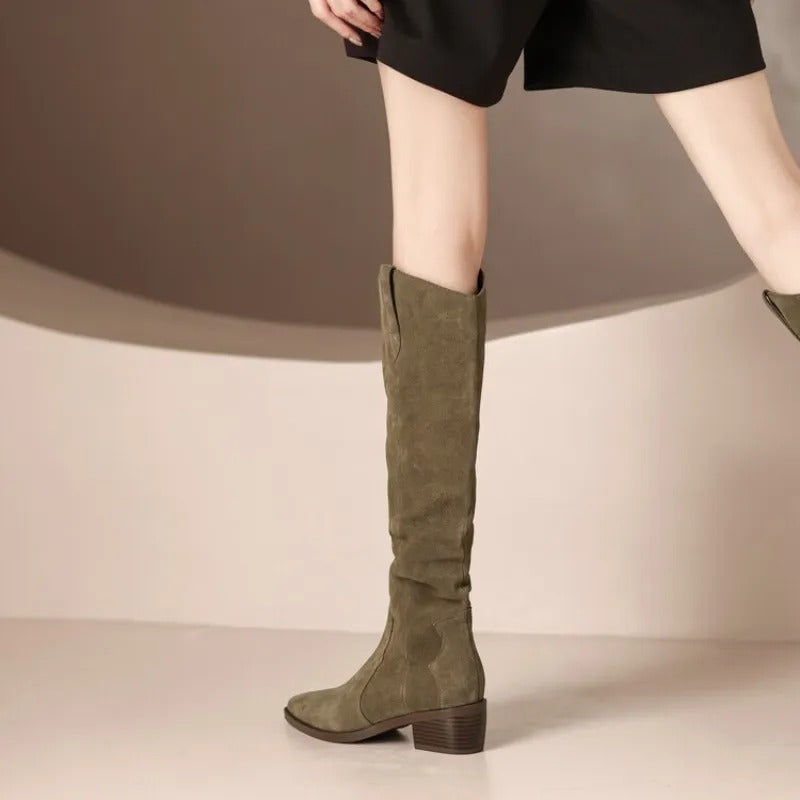 Valenzora - Vintage suede boots with ruffles