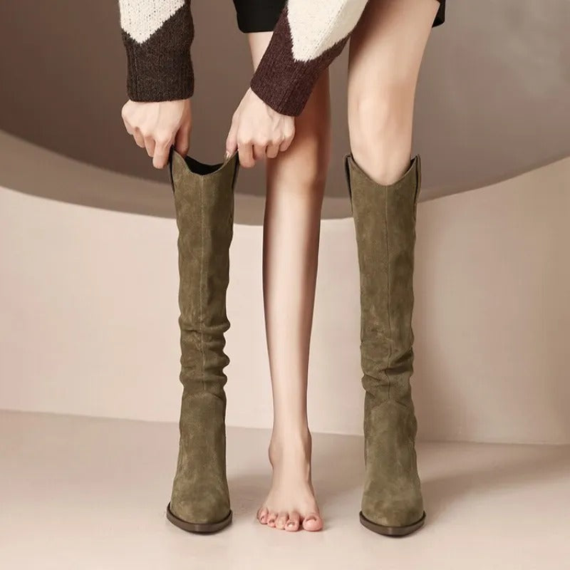 Valenzora - Vintage suede boots with ruffles