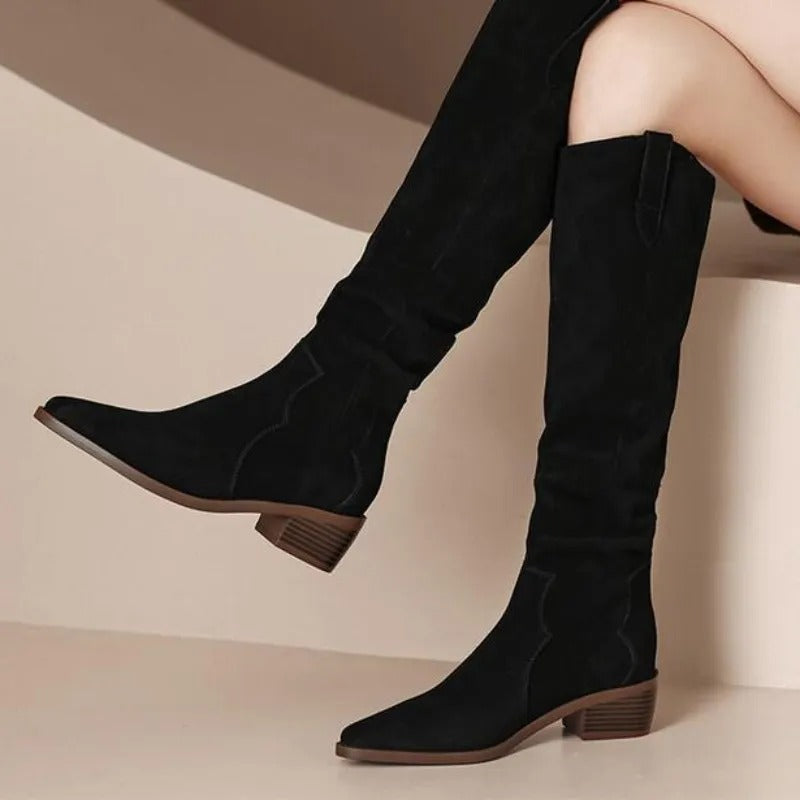 Valenzora - Vintage suede boots with ruffles