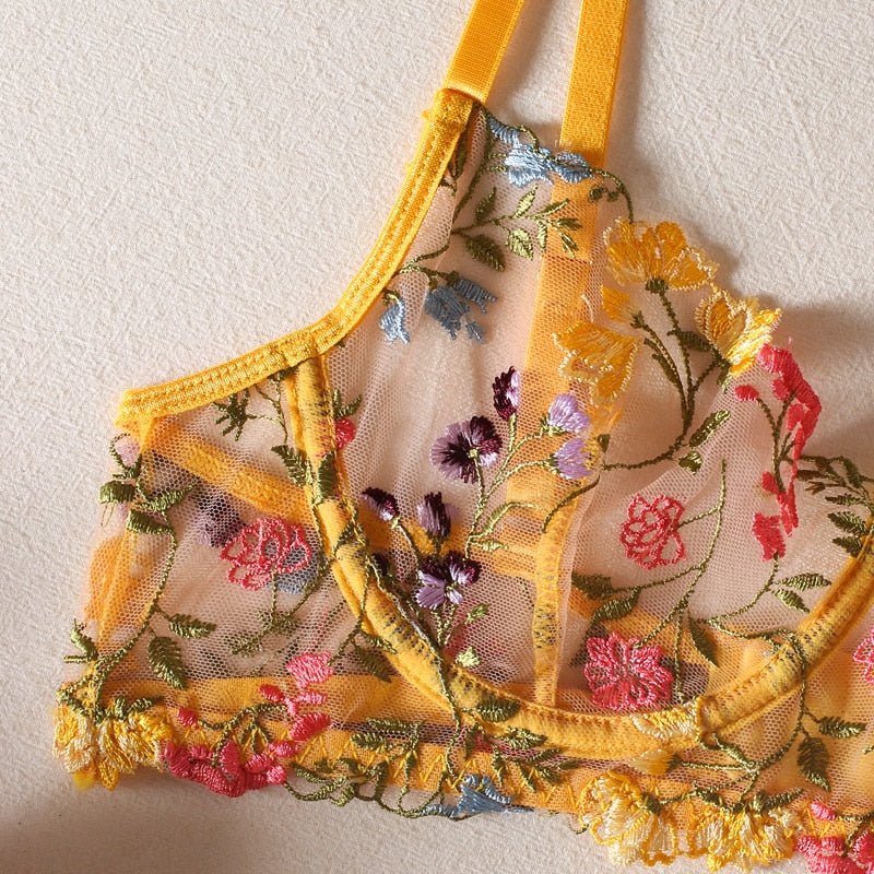 Valenzora | 3-piece French lingerie set for sensual elegance