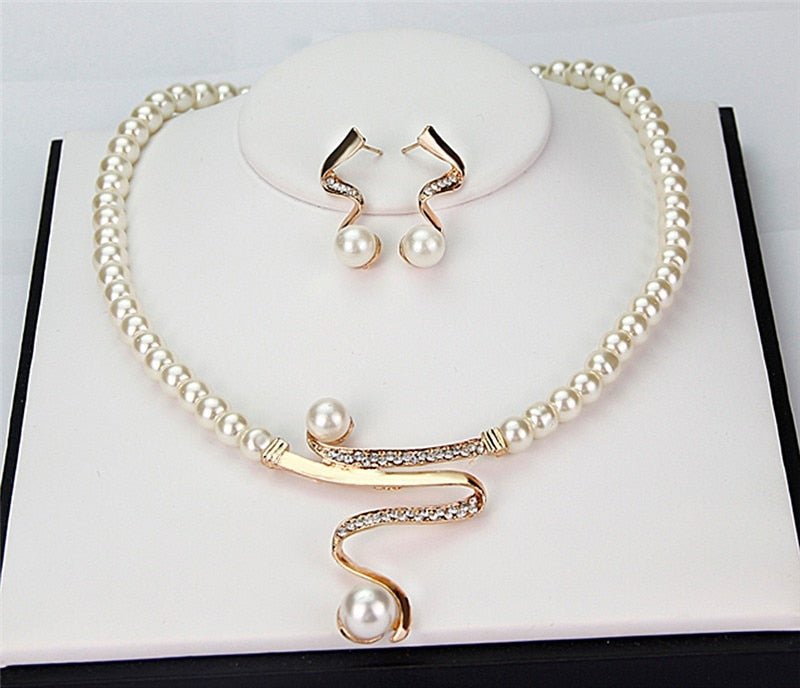 Valenzora | Perlenkette + Ohrringe Set