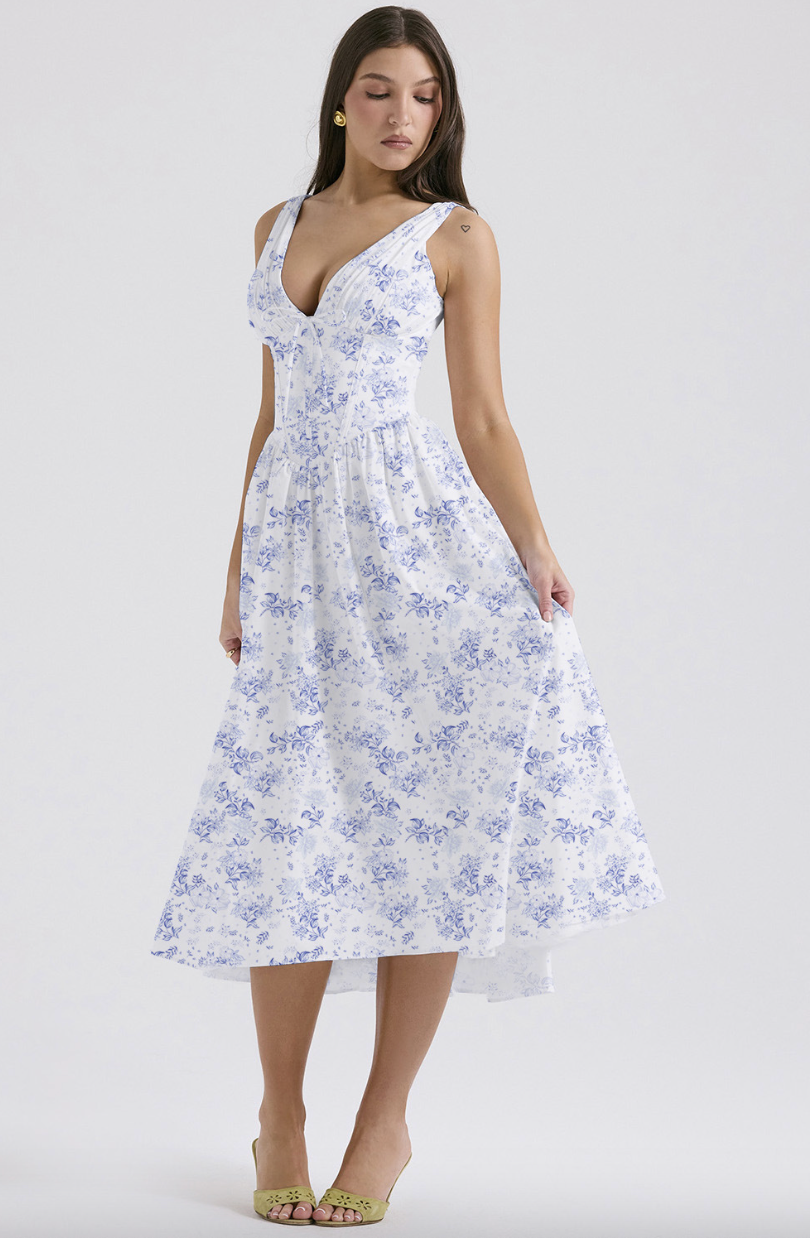 Valenzora | Evening dress with a classic silhouette for women