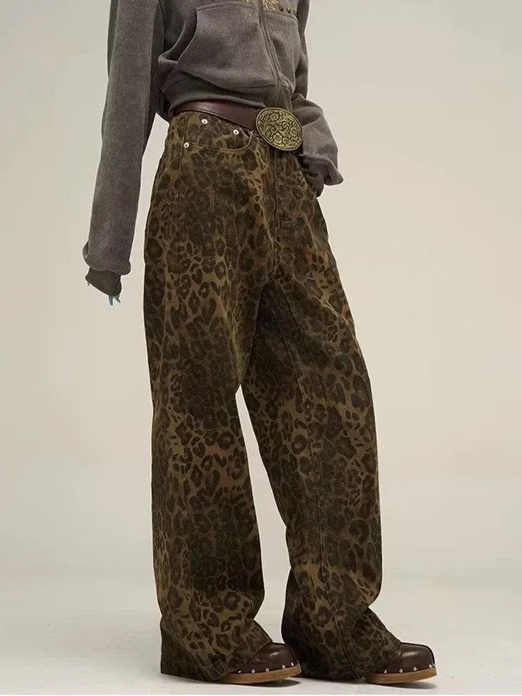 Jeans mit Leopardenmuster