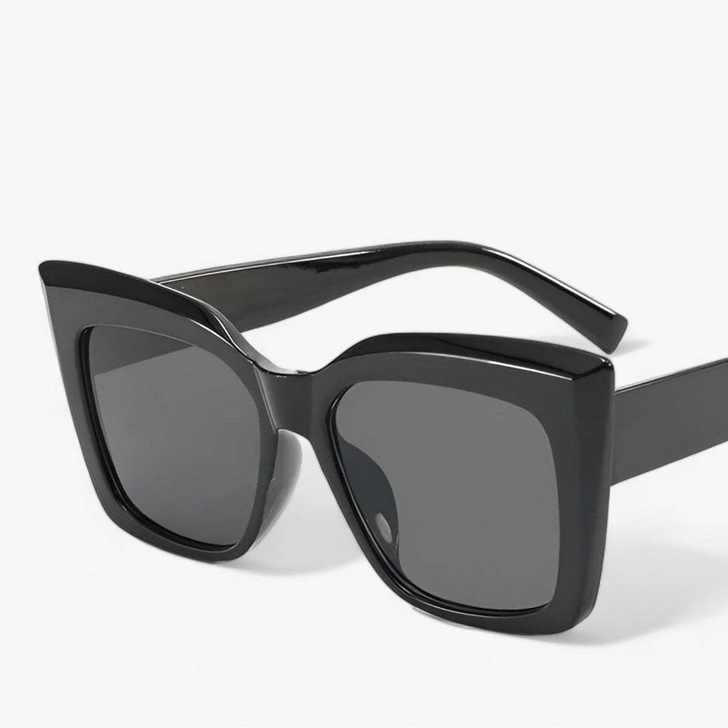 Designer sunglasses - Highlight your style with a luxurious, oversized cat-eye design