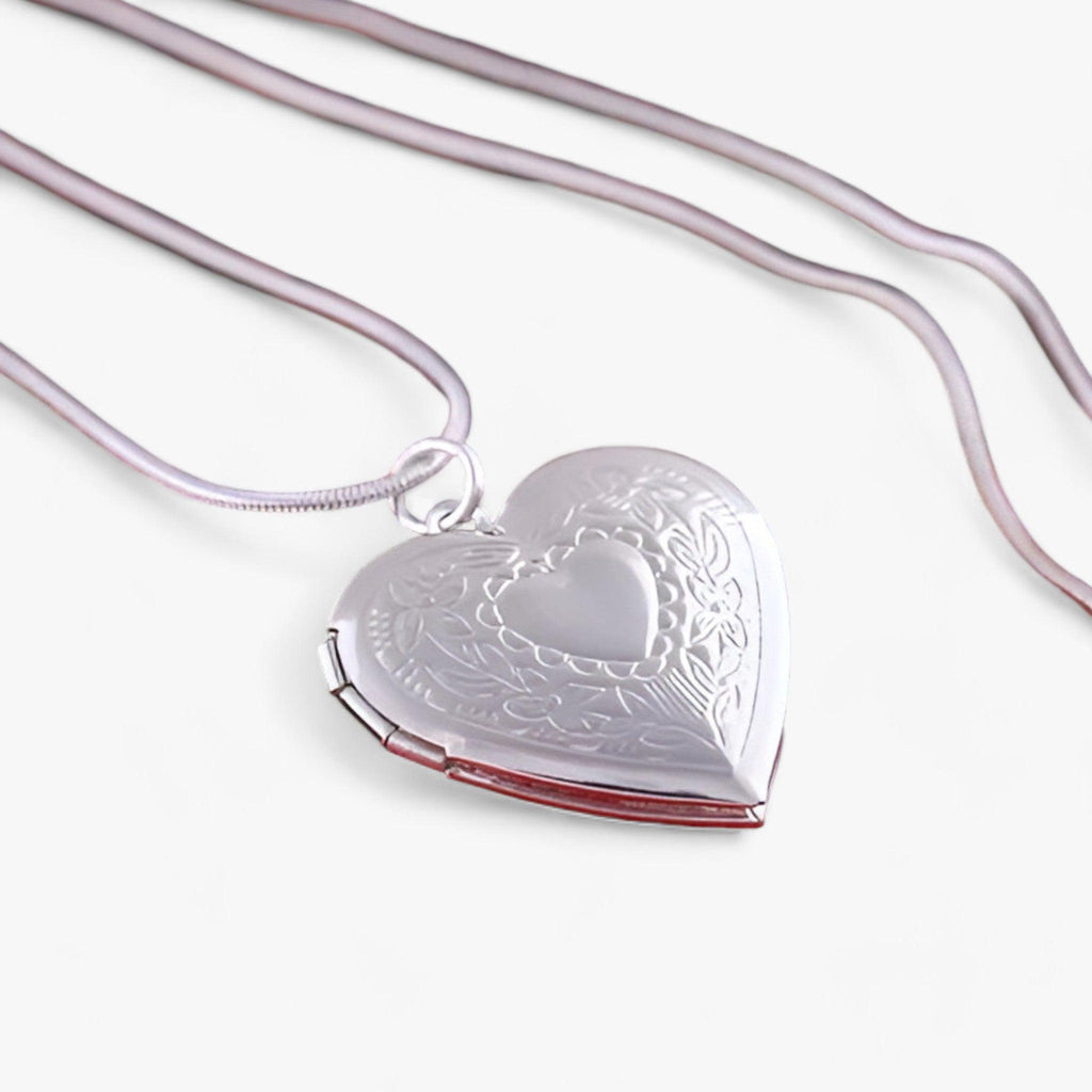 Valenzora | Heart Photo Necklace in Silver