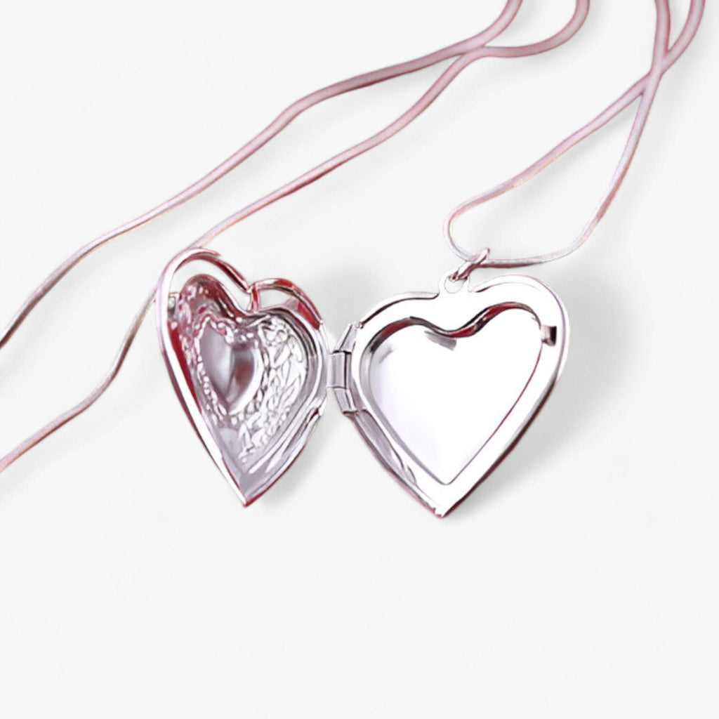 Valenzora | Heart Photo Necklace in Silver
