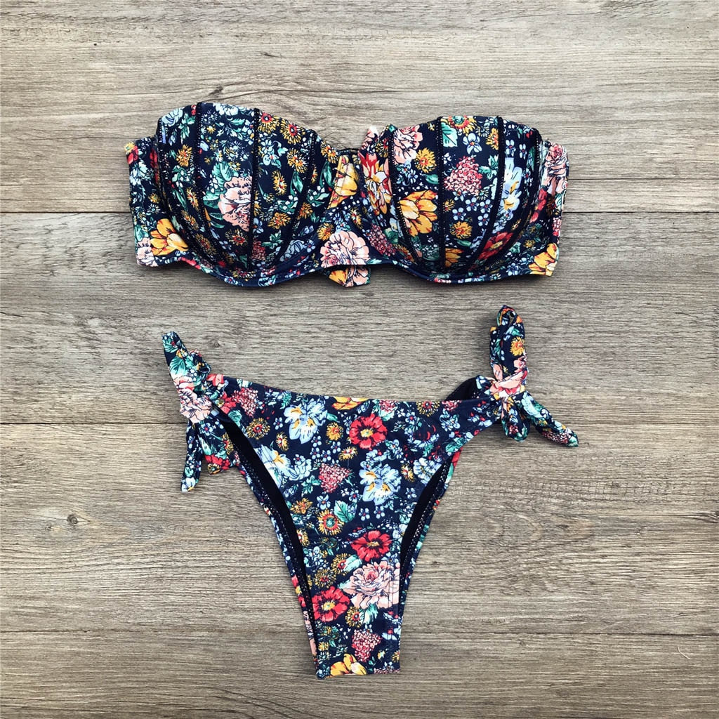 Valenzora | Bandeau-Bikini mit Blumenmuster