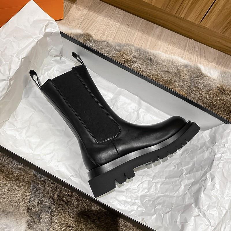 Valenzora | Designer Chelsea boots