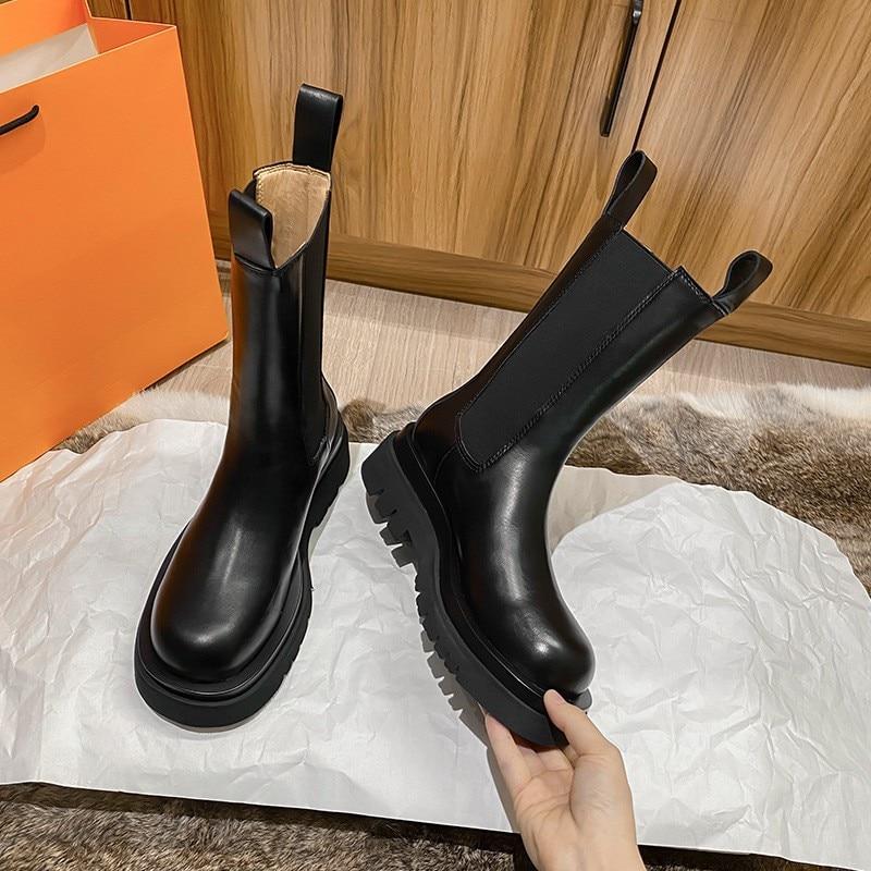 Valenzora | Designer Chelsea boots