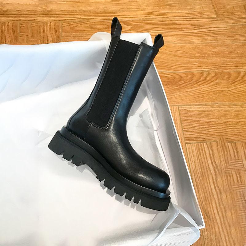 Valenzora | Designer Chelsea boots