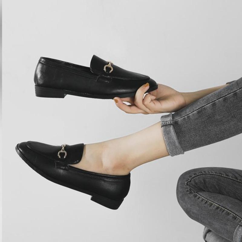 Valenzora | Elegant designer slippers
